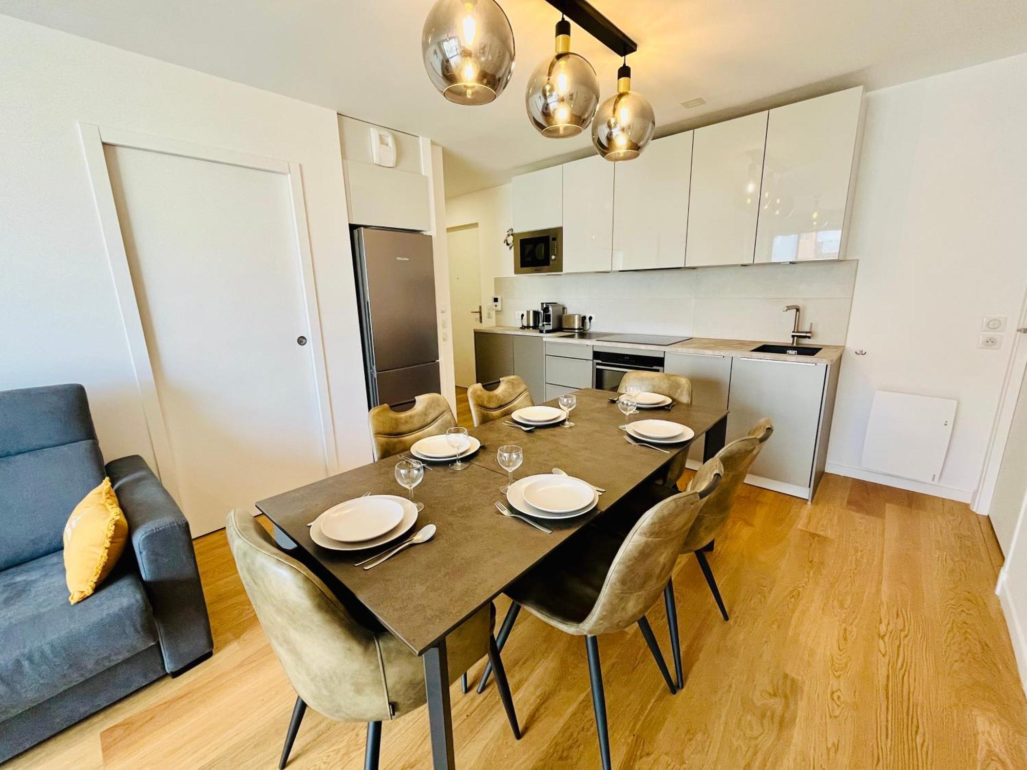 Sejour Authentique - Balcon, Parking & Wifi Ultra-Rapide Apartment Deauville Bagian luar foto