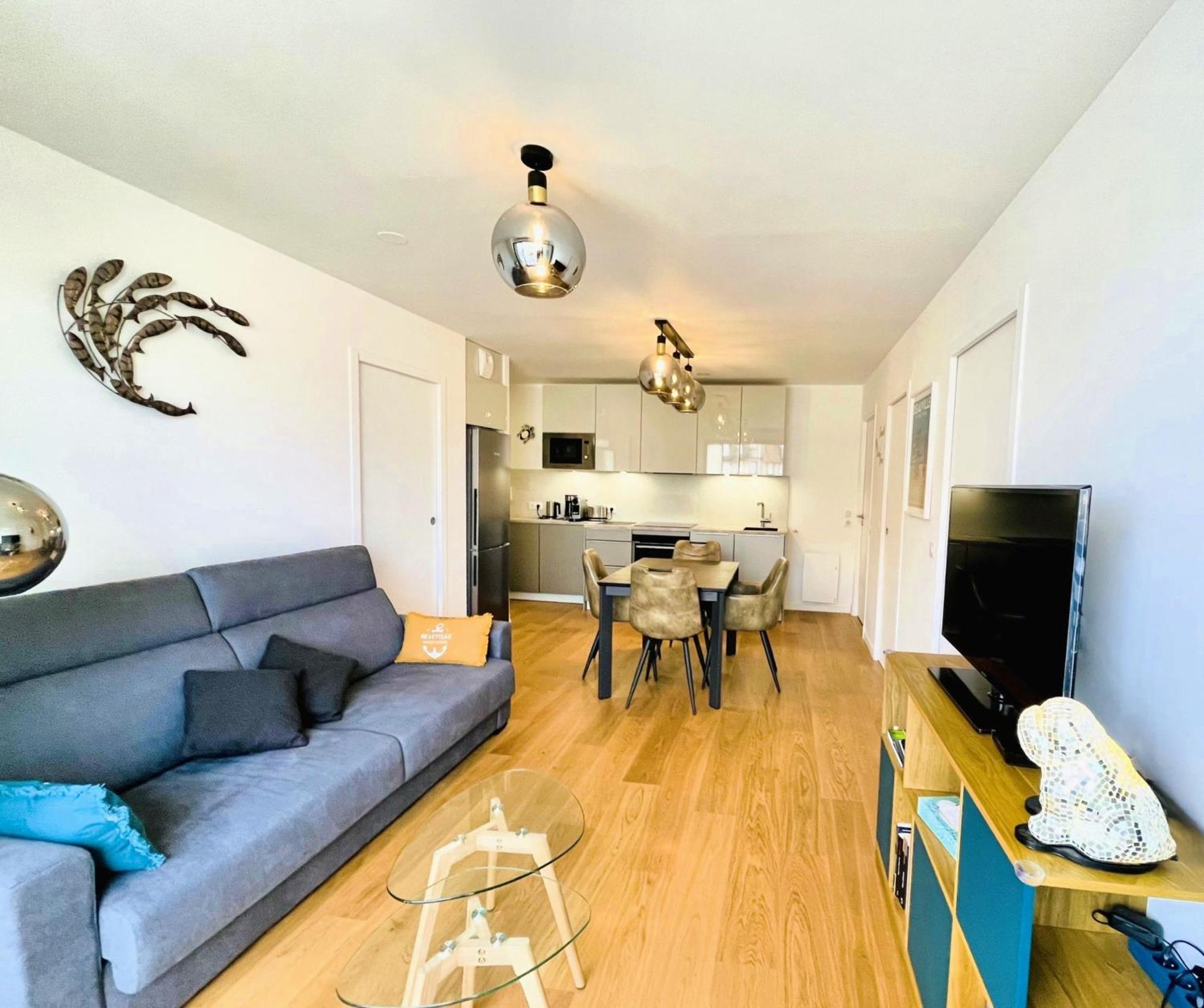 Sejour Authentique - Balcon, Parking & Wifi Ultra-Rapide Apartment Deauville Bagian luar foto